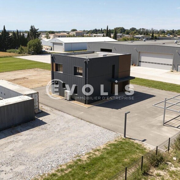 14 Bis Chemin De Séverin, Arles for lease - Building Photo - Image 1 of 15