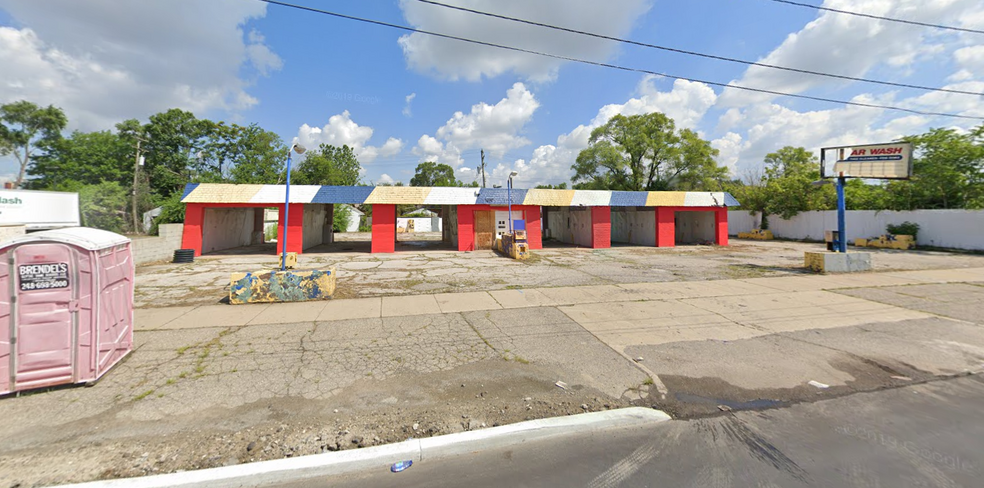 8251 E 7 Mile Rd, Detroit, MI for sale - Building Photo - Image 1 of 1