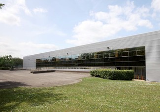 Plus de détails pour 19-21 Tanners Dr, Milton Keynes - Industriel à louer