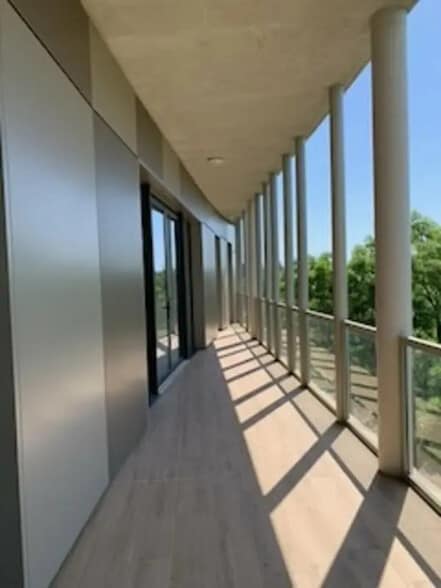 Office in Avignon for sale - Building Photo - Image 2 of 9