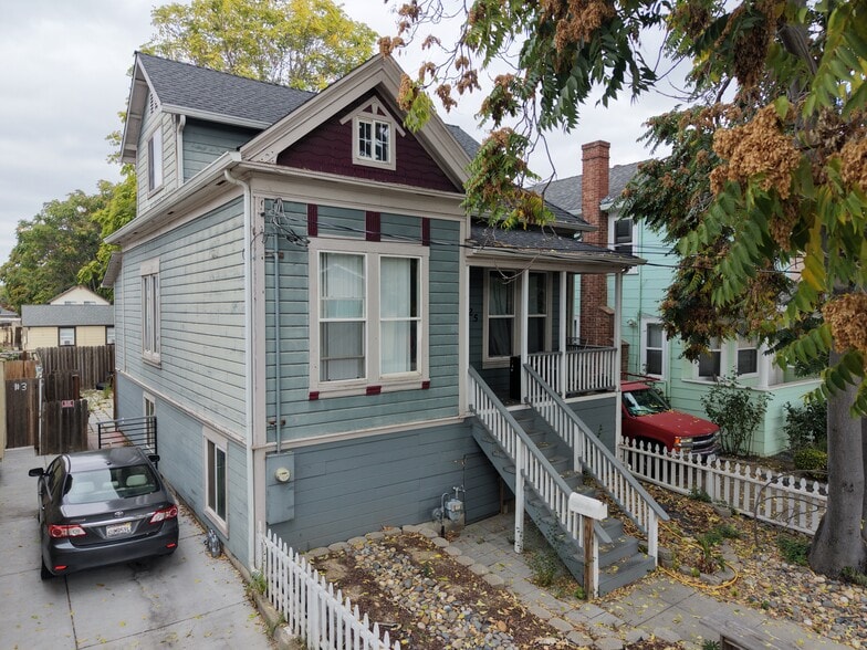 The Spartans Portfolio - 38 SRO Units portfolio of 4 properties for sale on LoopNet.ca - Building Photo - Image 2 of 5