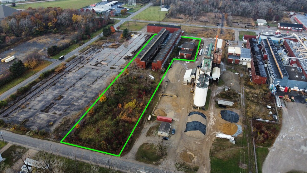 2541-2551 Mills St, Marysville, MI à vendre - Photo du bâtiment - Image 2 de 5