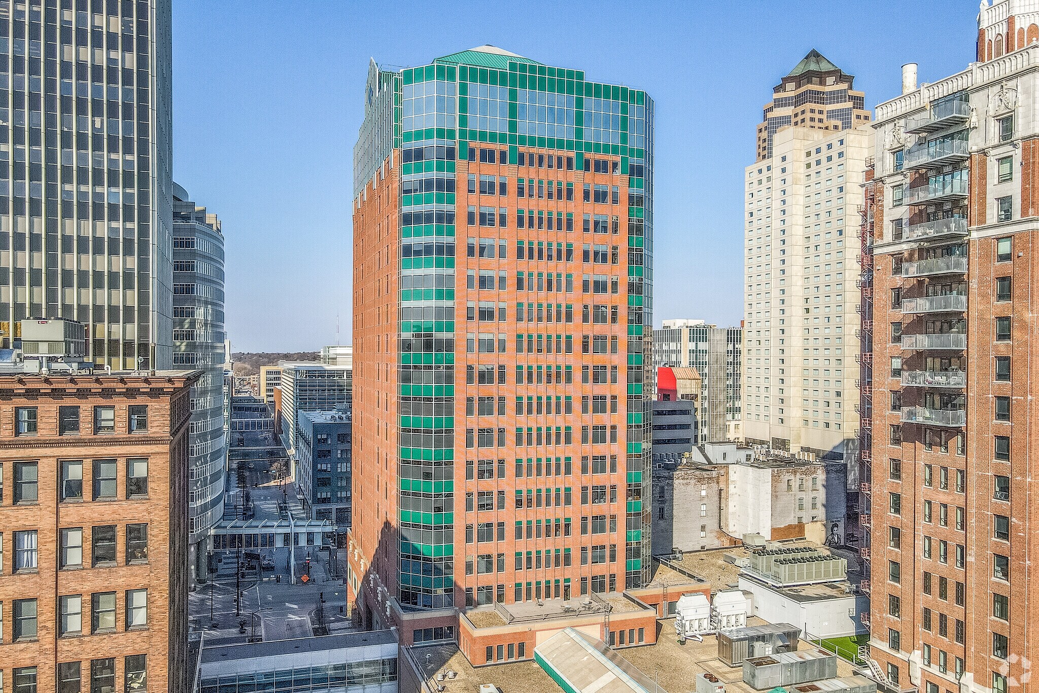 699 Walnut St, Des Moines, IA à louer Photo du bâtiment- Image 1 de 5