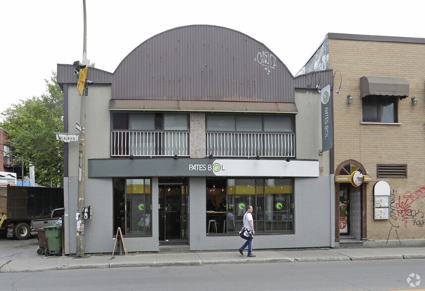 808-816 Rue Beaubien E, Montréal, QC à louer - Photo du bâtiment - Image 2 de 2