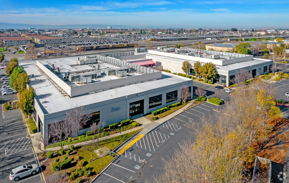 777 Gibraltar Dr, Milpitas, CA à louer - Photo principale - Image 1 de 8