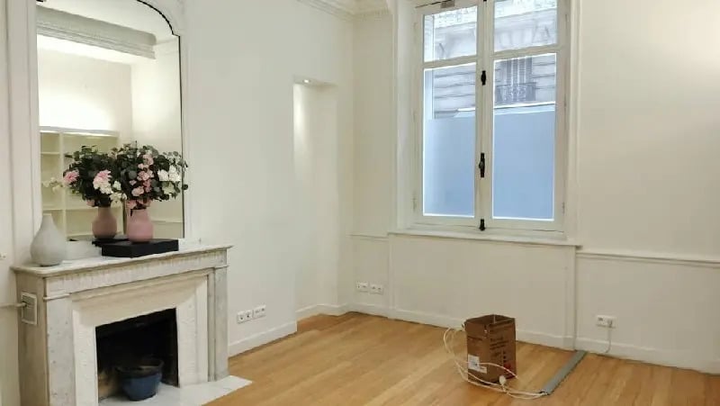 Office in Paris for sale Interior Photo- Image 1 of 3