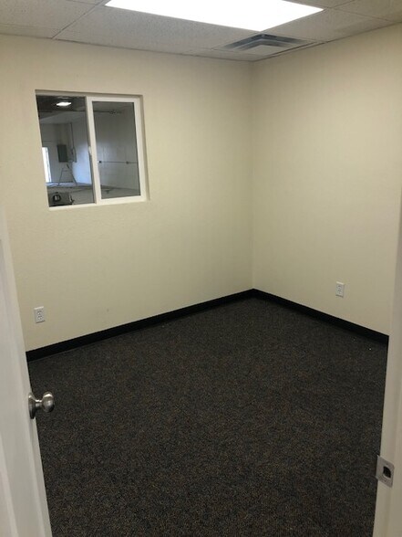 545-565 Billinis Rd, Salt Lake City, UT à louer - Photo du bâtiment - Image 3 de 6