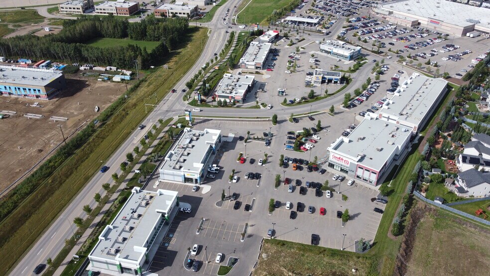 7161 Winterburn Rd, Edmonton, AB à louer - Photo du bâtiment - Image 3 de 5