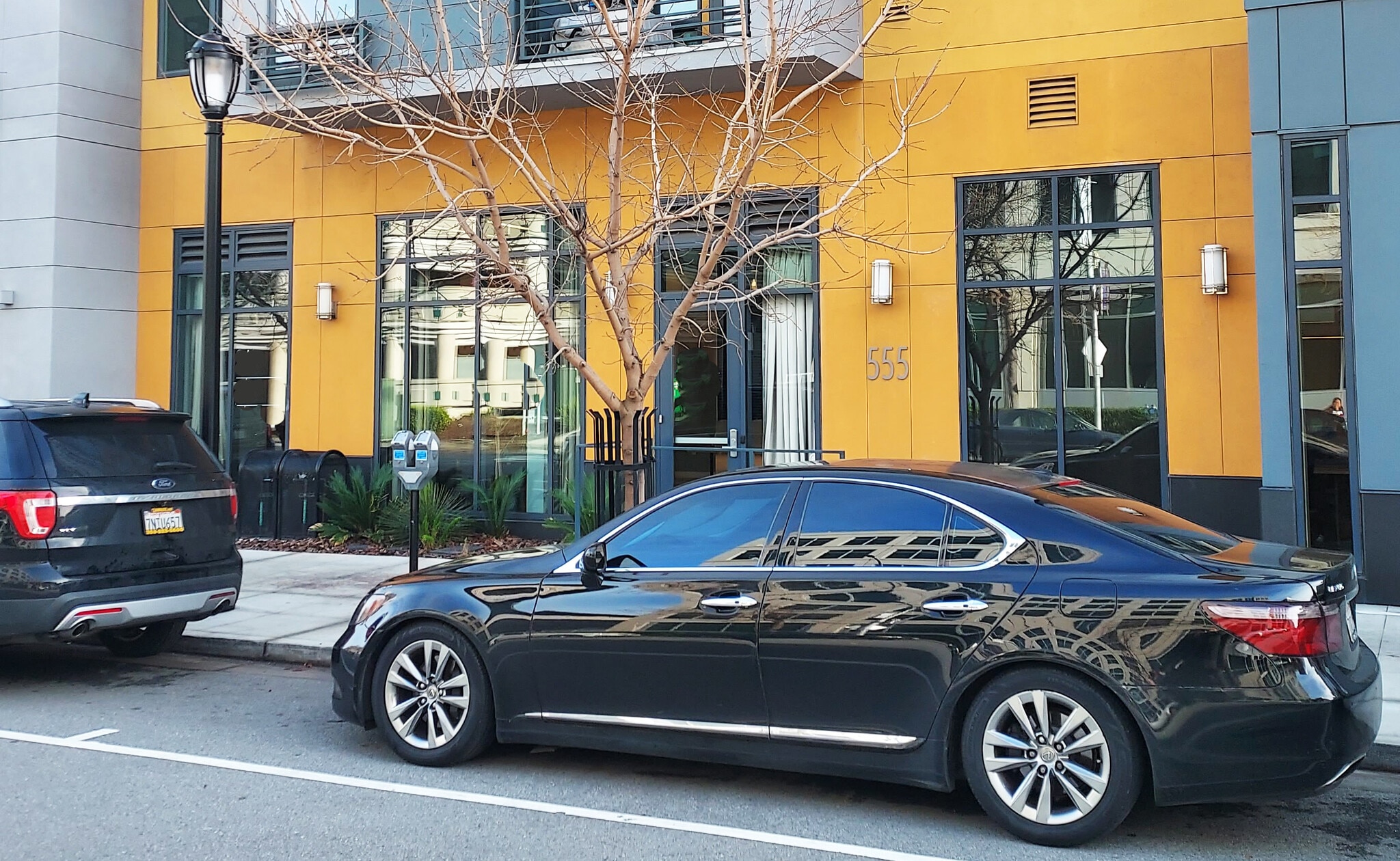 555 Middlefield, Redwood City, CA à louer Photo principale- Image 1 de 5