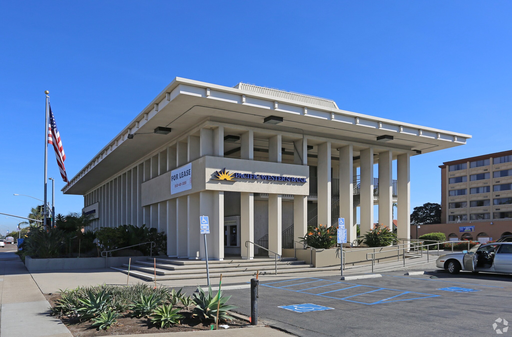 1651 Rosecrans St, San Diego, CA à louer Photo du bâtiment- Image 1 de 7