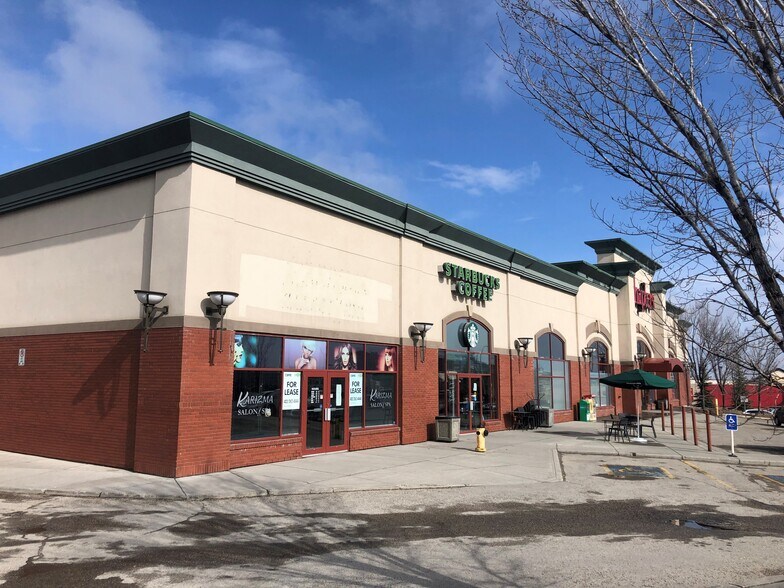 2555 32nd St NE, Calgary, AB à vendre - Photo du bâtiment - Image 1 de 1