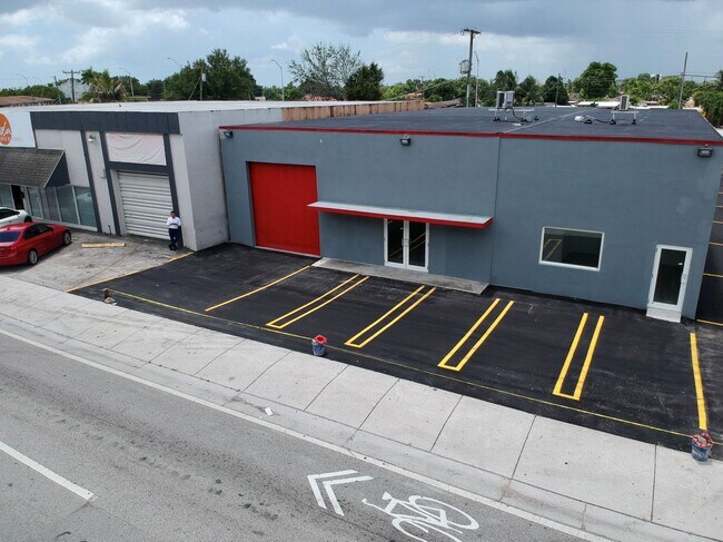 Plus de détails pour 242 W 21st St, Hialeah, FL - Industriel à louer