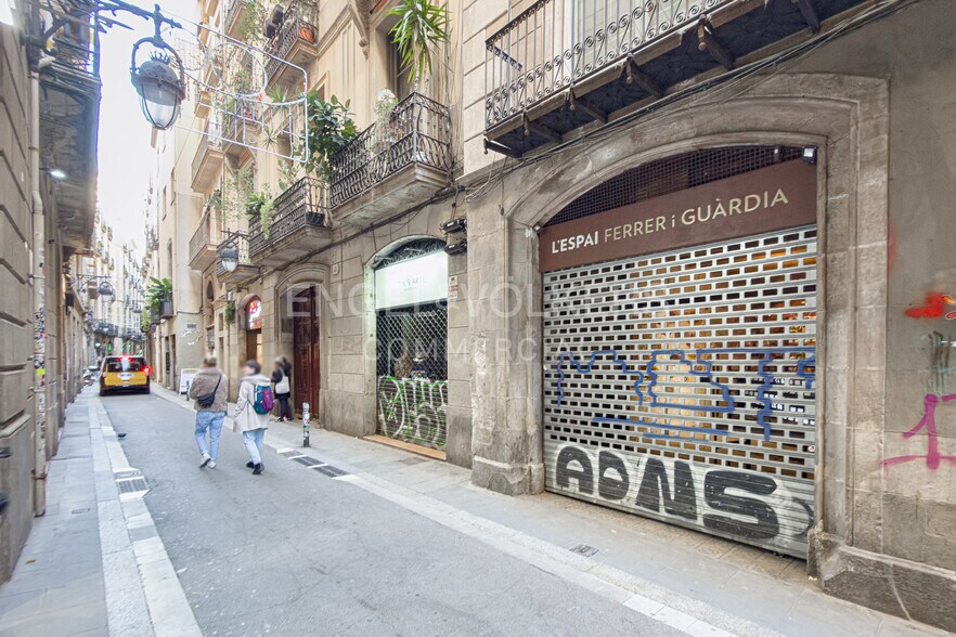 Commerce de détail dans Barcelone, Barcelona à louer - Photo du bâtiment - Image 1 de 8