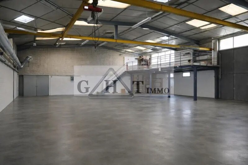 Industrial in Chelles for lease Interior Photo- Image 1 of 4