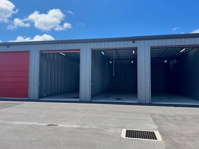 2750 N Tamiami Trl, North Fort Myers, FL à louer - Photo du bâtiment - Image 2 de 22