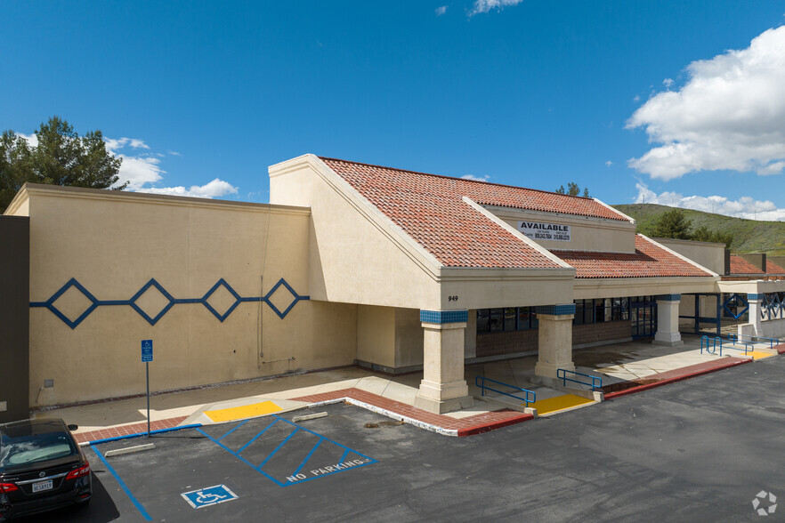 905-977 W Kendall Dr, San Bernardino, CA for lease - Building Photo - Image 1 of 6