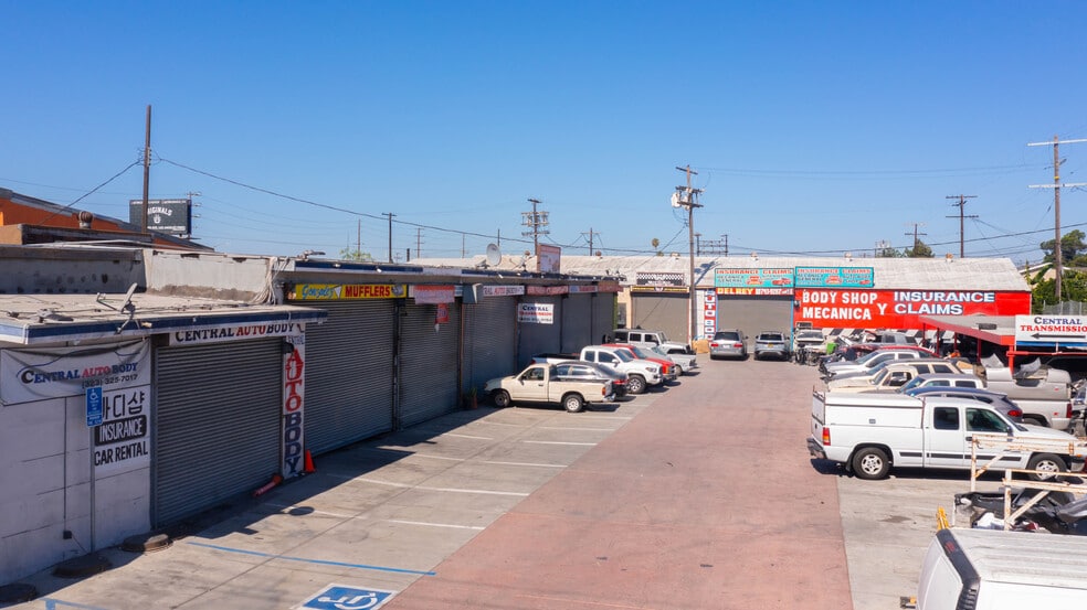 5801 S Central Ave, Los Angeles, CA for lease - Building Photo - Image 3 of 12