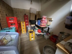 Retail in Barcelona, Barcelona for lease Interior Photo- Image 2 of 5