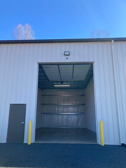 1119 Cottonwood Rd, Lynchburg, VA à louer - Photo du bâtiment - Image 3 de 4