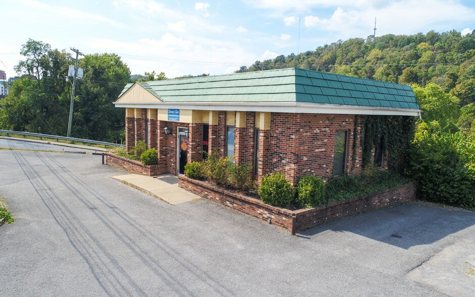 Waterfront portefeuille de 2 propriétés à vendre sur LoopNet.ca - Photo du bâtiment - Image 2 de 6