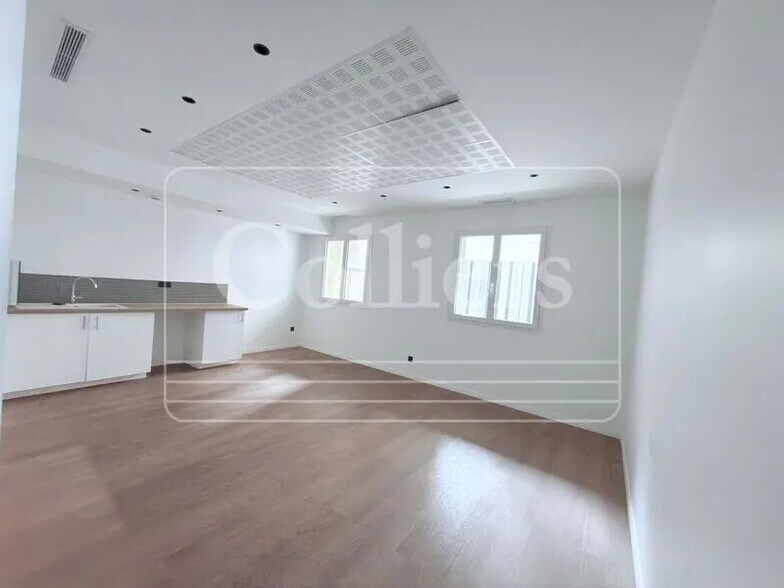 Office in Marseille for lease - Interior Photo - Image 3 of 4