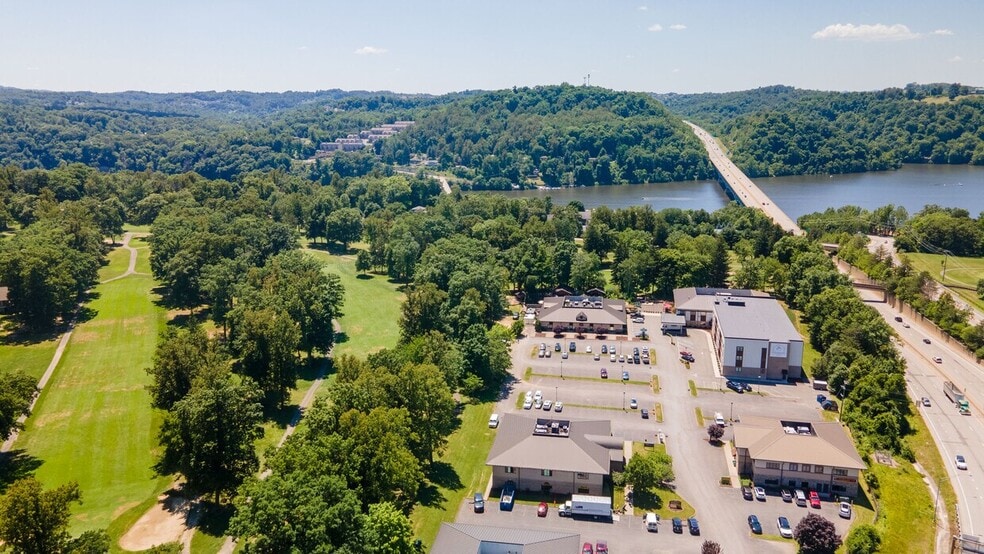 Cranberry Square portfolio of 5 properties for sale on LoopNet.ca - Aerial - Image 2 of 25
