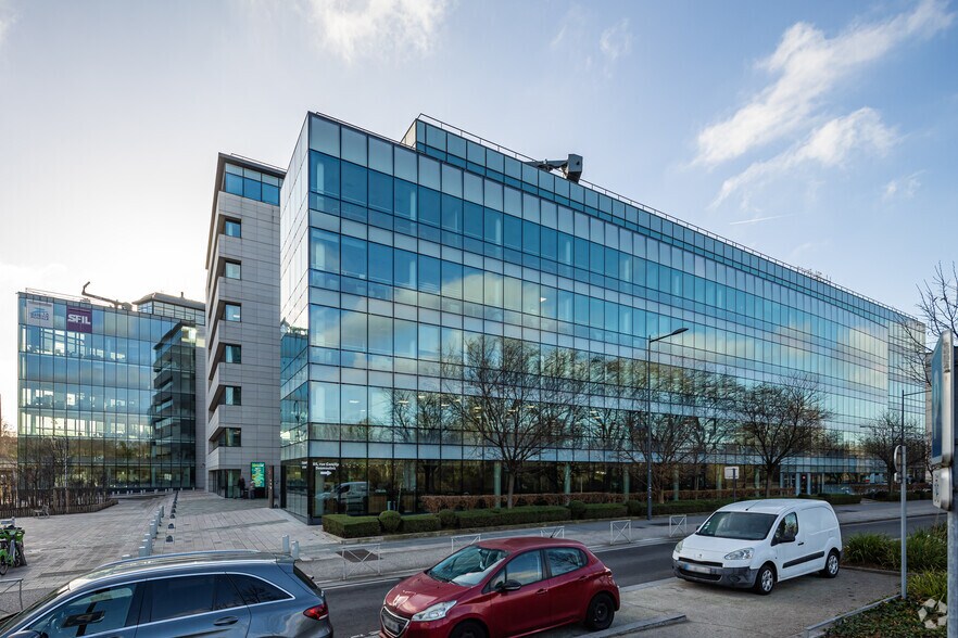 65 Rue Camille Desmoulins, Issy-les-Moulineaux à louer - Photo du bâtiment - Image 2 de 7