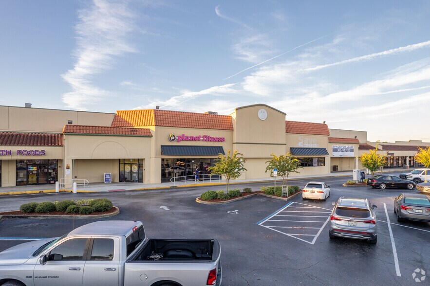 810-890 Saxon Blvd, Orange City, FL à louer - Photo du bâtiment - Image 3 de 7