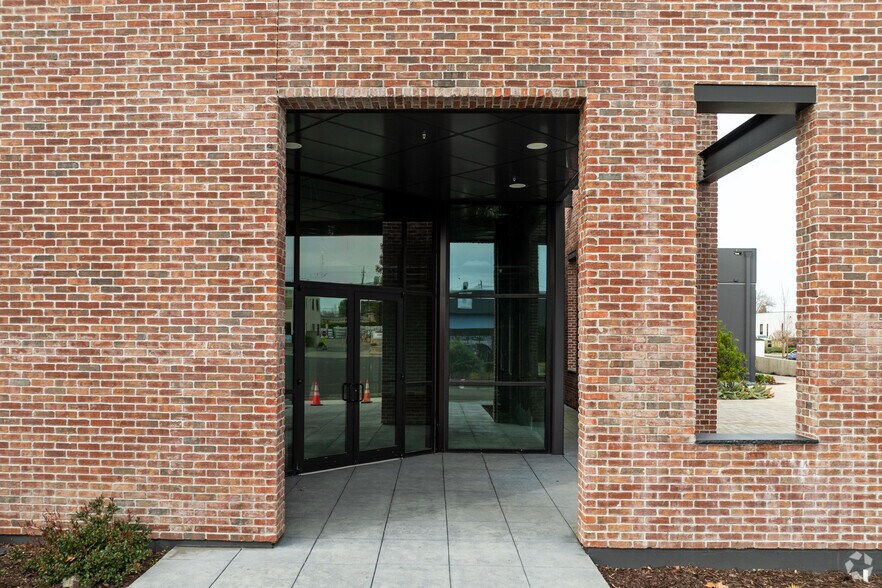 6560 Trinity Ct, Dublin, CA à louer - Photo du bâtiment - Image 2 de 13