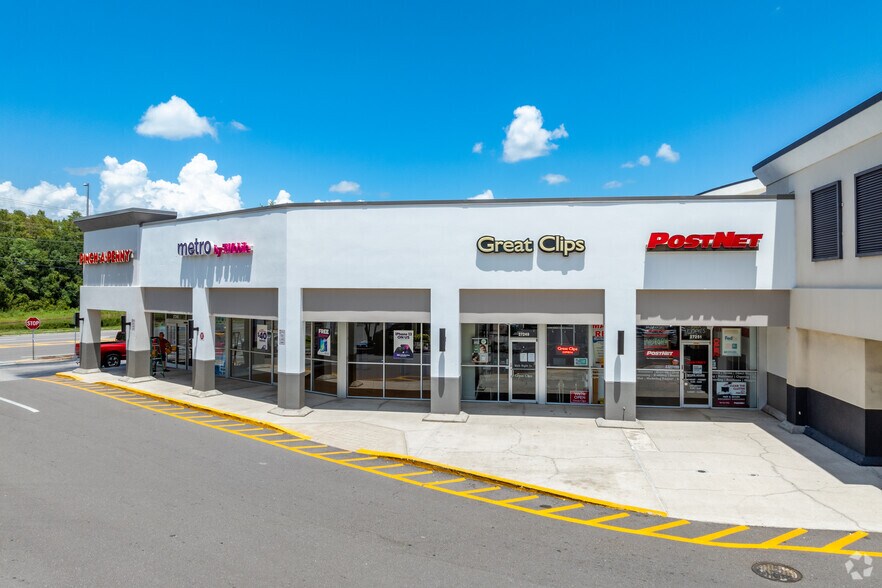 27327-27424 Wesley Chapel Blvd, Wesley Chapel, FL à louer - Photo du bâtiment - Image 3 de 6