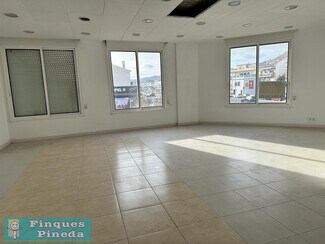 Plus de détails pour Multi-résidentiel à vendre