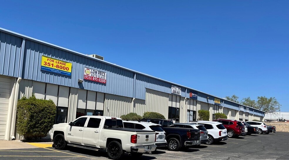 11501 Rojas Dr, El Paso, TX à louer - Photo du bâtiment - Image 3 de 5