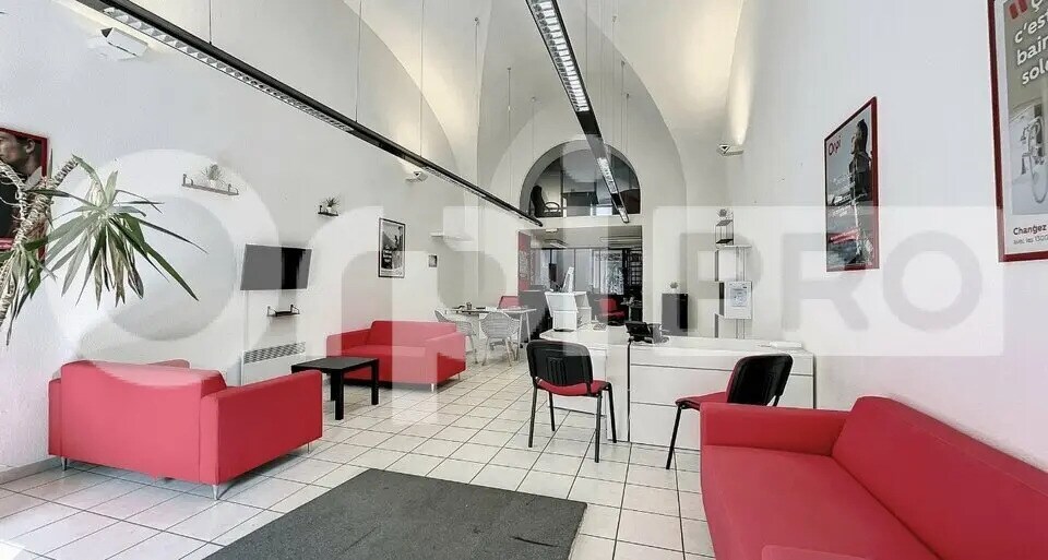 Office in Clermont-Ferrand for lease - Interior Photo - Image 1 of 3