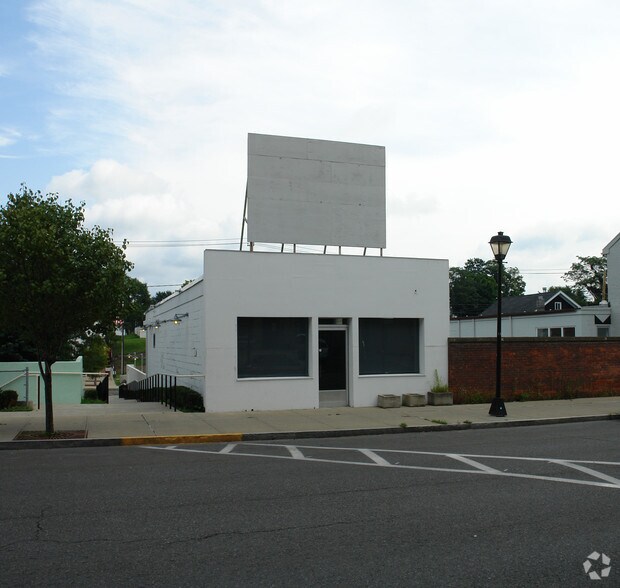 2 parcels- Development lot, Townhouse portefeuille de 2 propriétés à vendre sur LoopNet.ca - Photo principale - Image 2 de 28