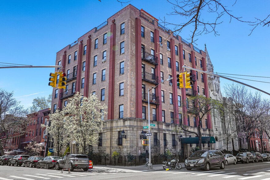 50 Greene Ave, Brooklyn, NY à louer - Photo du bâtiment - Image 1 de 13