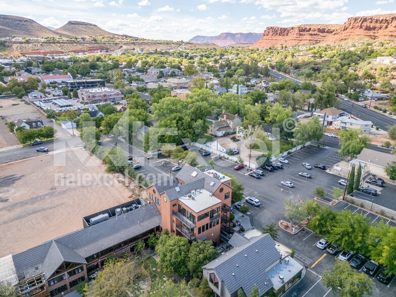 2 W Saint George Blvd, St George, UT for lease - Building Photo - Image 3 of 8