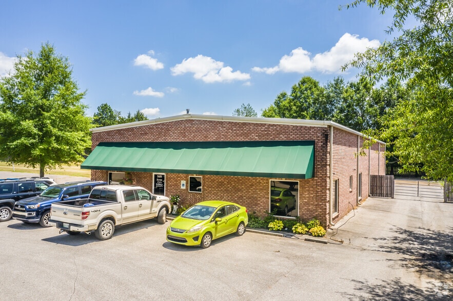 5684 Cleaves Dr, Arlington, TN for sale - Primary Photo - Image 1 of 2