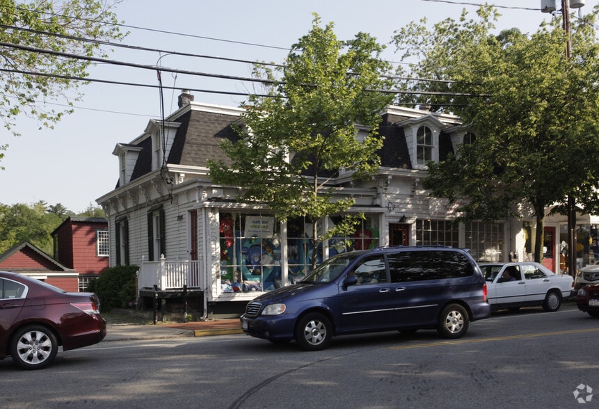 1326 Old Northern Blvd, Roslyn, NY for lease - Building Photo - Image 2 of 12