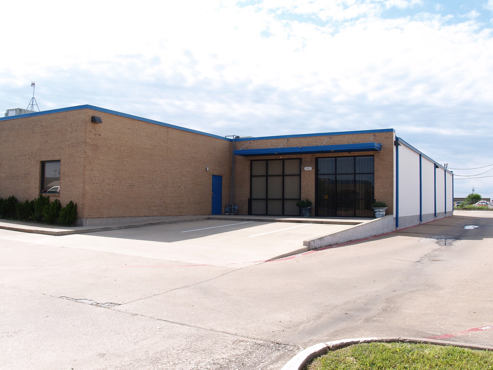 3402 Enterprise Dr, Rowlett, TX for lease Primary Photo- Image 1 of 98