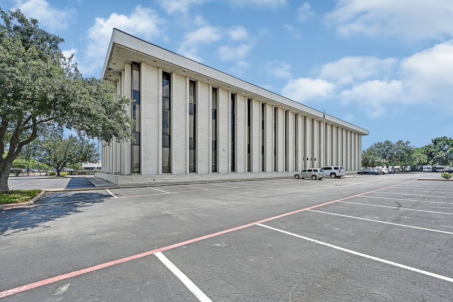 6401 S US 59 Hwy, Houston, TX à louer - Photo du bâtiment - Image 1 de 8