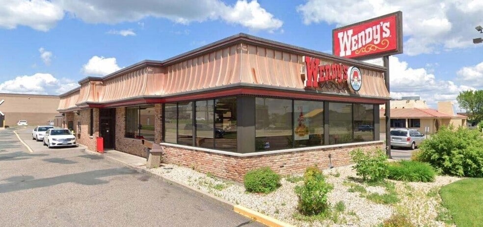 1899 Perimeter Rd, Roseville, MN for sale - Building Photo - Image 2 of 5