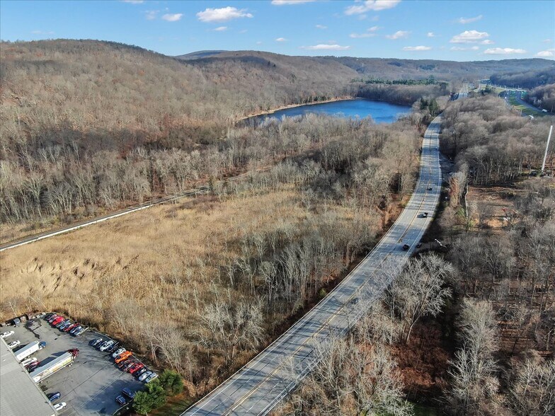 3918 Danbury, Brewster Village, NY à vendre - Aérien - Image 2 de 20