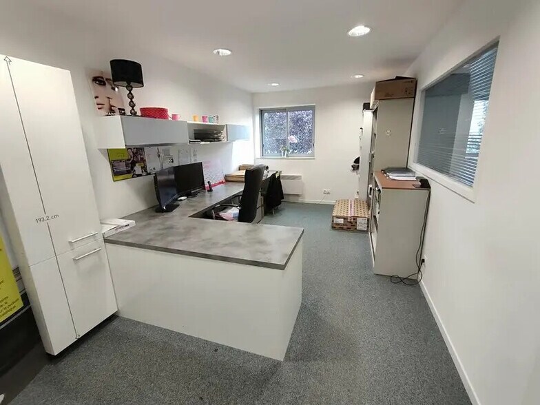Bureau dans Bourgoin-Jallieu à louer - Photo intérieure - Image 3 de 5
