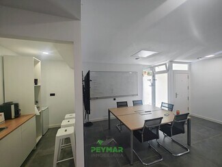 Plus de détails pour Multi-résidentiel à vendre