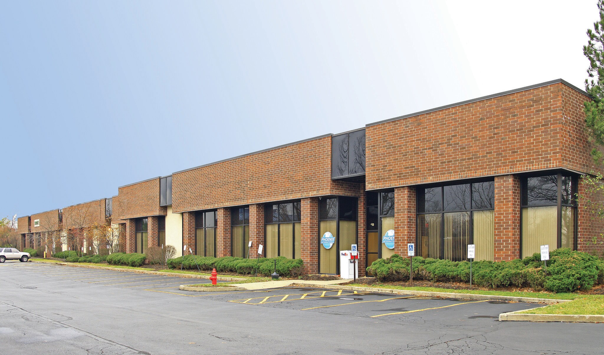 17515 Engle Lake Dr, Middleburg Heights, OH for lease Building Photo- Image 1 of 1