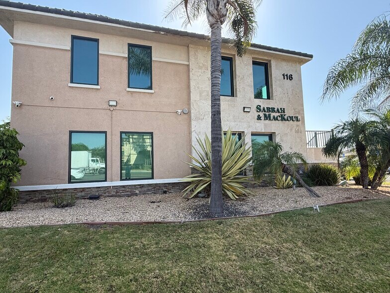 116 N Vineyard Ave, Ontario, CA à louer - Photo du bâtiment - Image 2 de 25