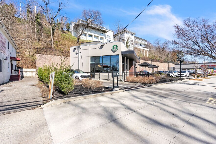 1689 Richmond Rd, Staten Island, NY à vendre - Photo du bâtiment - Image 1 de 1