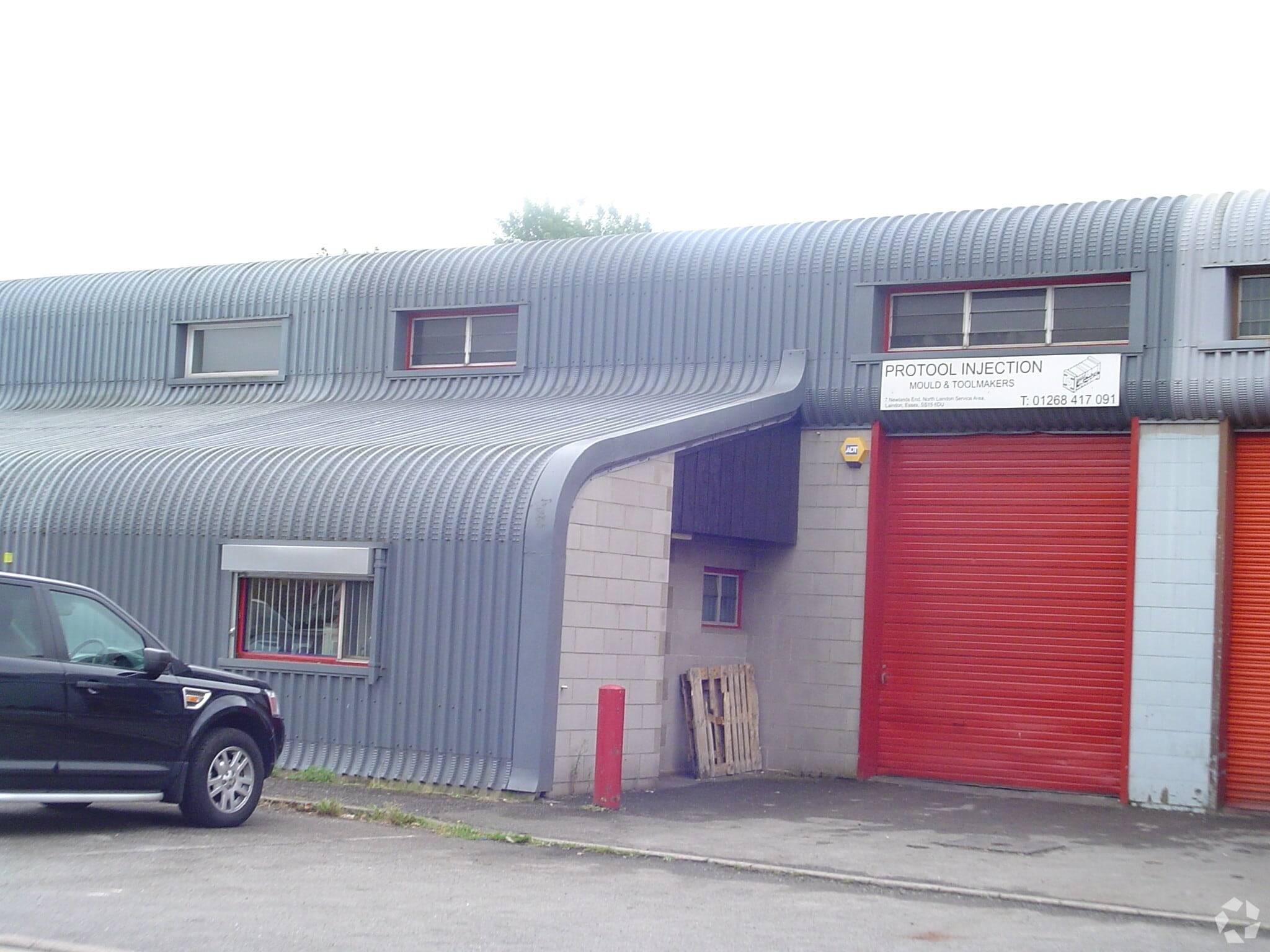 7 Newlands End, Basildon for sale Primary Photo- Image 1 of 4