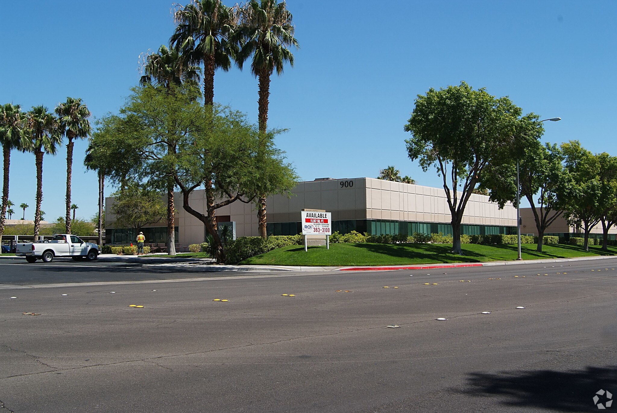 900 Grier Dr, Las Vegas, NV à louer Photo principale- Image 1 de 22