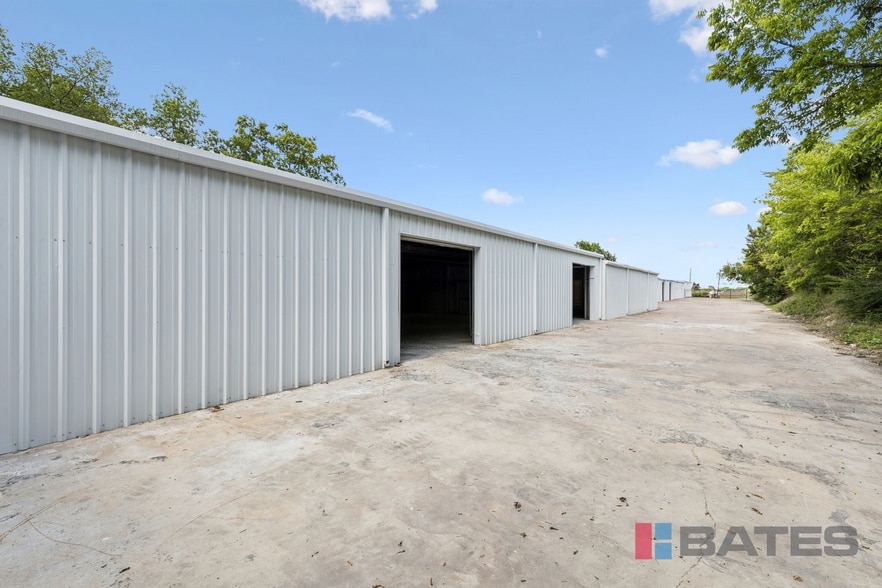 1101 S Hampton Rd, DeSoto, TX à louer - Photo du bâtiment - Image 3 de 20